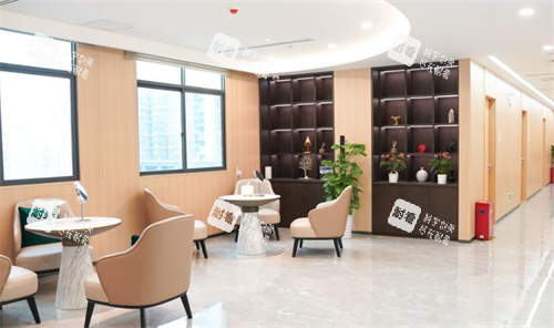 深圳港龙妇产医院休息等待区