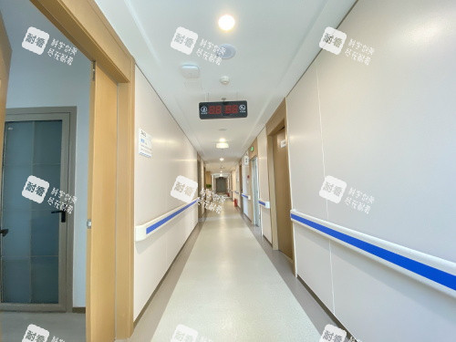 大连华厦眼科走廊环境