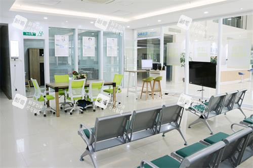 安徽淮南泽明眼科医院 大厅走廊环境