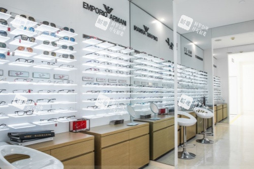 乌鲁木齐美尼康眼科验配室