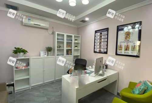 青岛兴尚植发内部面诊室环境