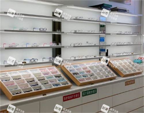 广州视百年眼科配镜区环境图