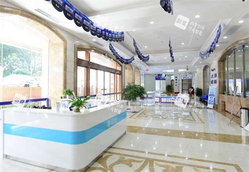 深圳华厦眼科大厅环境