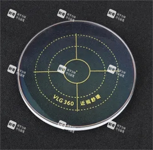 周边离焦镜片图片