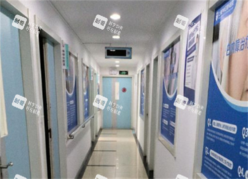 沪申五官科眼科走廊