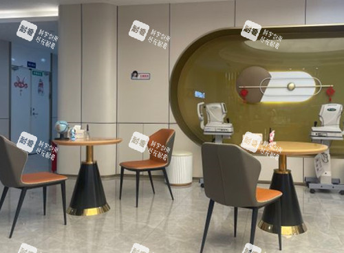 南宁佰视佳眼科大厅休息等待区环境