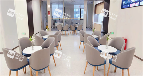 南昌爱尔眼科医院等待区