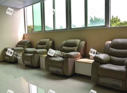 广州黄埔爱尔眼科内部休息等待区环境 广州黄埔爱尔眼科内部休息等待区环境
