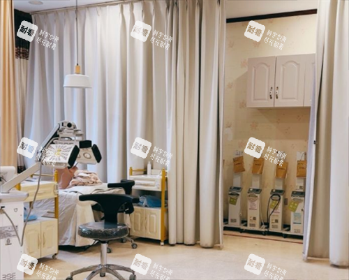 北京京城皮肤医院仪器操作室画家