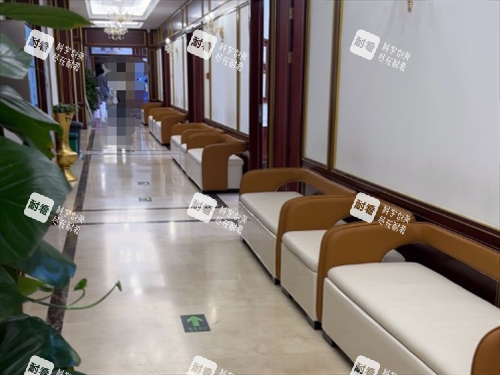 北京京城皮肤医院走廊一角