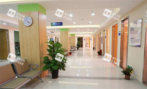 赣州爱尔眼科医院大厅展示