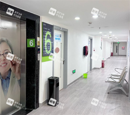 贵港爱尔眼科医院内部走廊