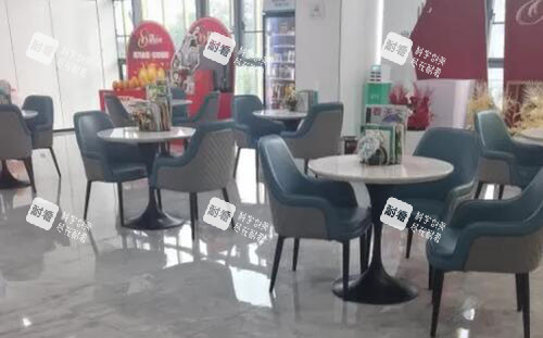 东莞尚青逸植发休息区