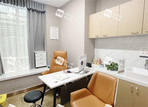 苏州百年植发询问室