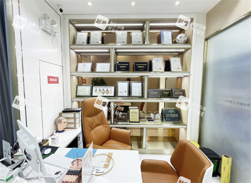 苏州百年植发院内