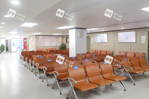 深圳爱尔眼科医院等候区