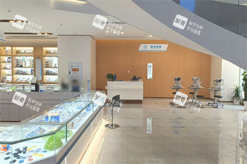 重庆华厦渝州眼科医院配镜区环境