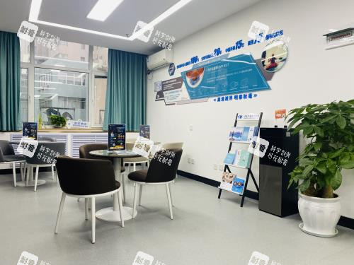 青岛华厦眼科等候区环境