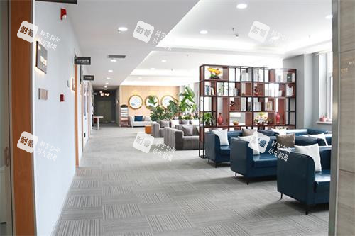 大连爱尔眼科医院三楼环境 大连爱尔眼科医院三楼环境