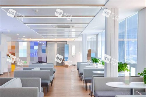 成都普瑞眼科医院大厅