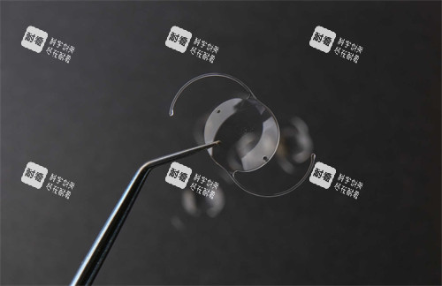 手术中使用的人工晶体