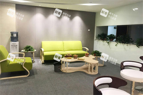 哈尔滨爱尔眼科医院休息区 哈尔滨爱尔眼科医院休息区
