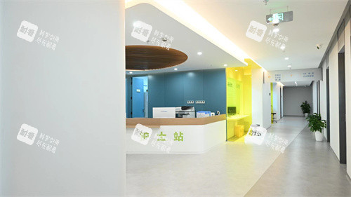 南京维视眼科医院的护士站 南京维视眼科医院的护士站