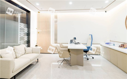 成都雍禾植发医生办公室