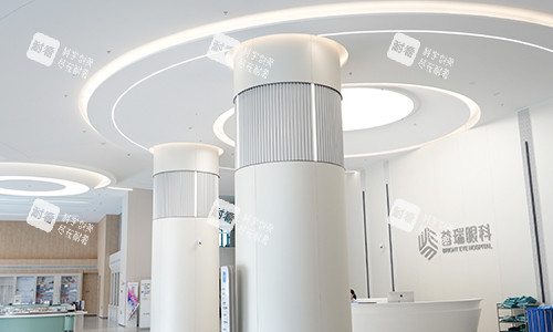 深圳普瑞眼科大厅环境