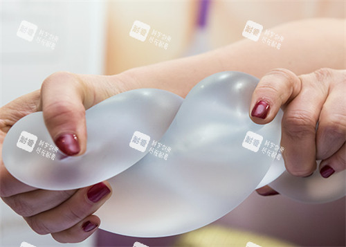 隆胸假体的材质 隆胸假体的材质