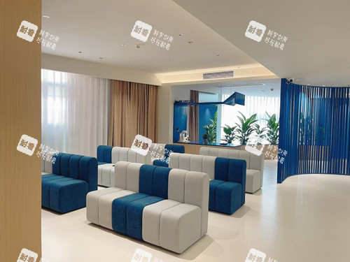 长沙蓝猫眼科候诊区