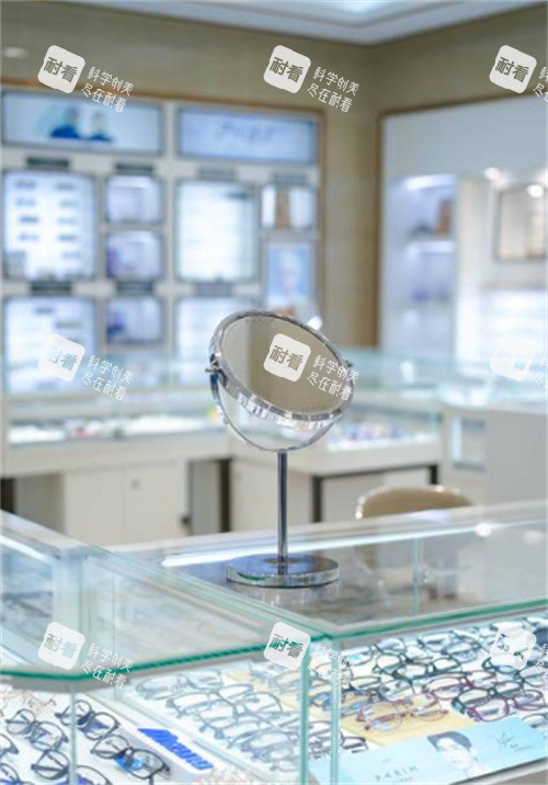 成都普瑞眼科配镜大厅