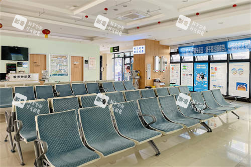 重庆铜梁爱尔眼科医院休息候诊区环境图