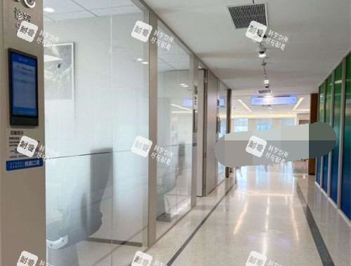 上海爱尔眼科医院走廊