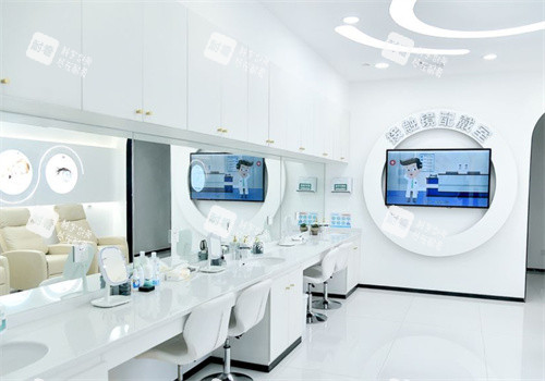 重庆爱成眼科接触镜配戴室