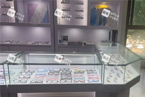 百淼兴眼科配镜区