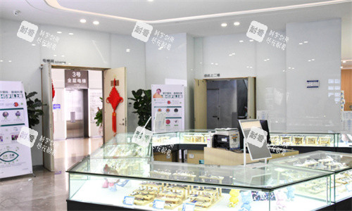 昆明爱尔眼科配镜柜