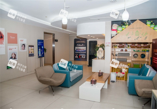 成都艺星整形美容1楼等待区