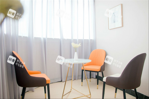 成都棕南医院(私密整形中心)休息区一角