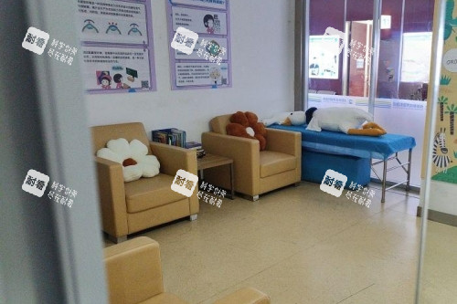 成都新视界眼科候诊区