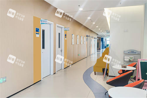 南通江河泽明眼科医院诊疗区走廊