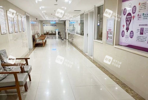 合肥民众医院私密科走廊环境实拍图
