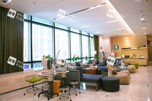 沈阳爱尔卓越眼科医院医生诊室