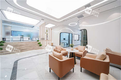 合肥沃瑞眼科医院大厅休息候诊区环境图