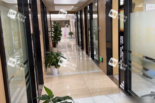 武汉仁爱口腔医院走廊 武汉仁爱口腔医院走廊