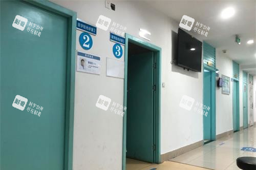 上海和平眼科手术室外