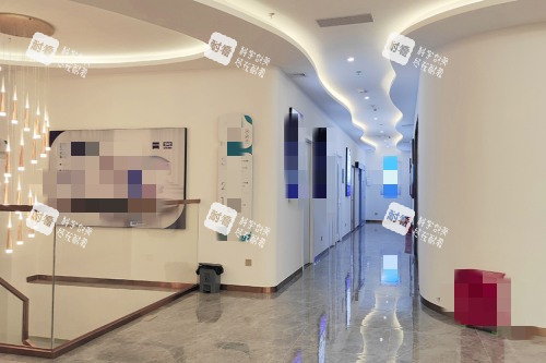 深圳友华普惠眼科医院拐角