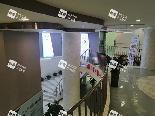 南充艾迪医疗美容口腔门诊部楼梯 南充艾迪医疗美容口腔门诊部楼梯