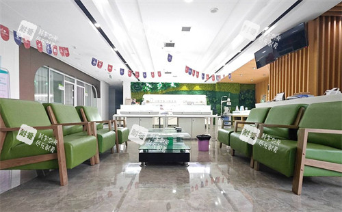 郑州奥弗克眼科等候区