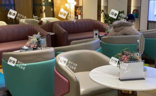 贵阳华美紫馨整形大厅休息区